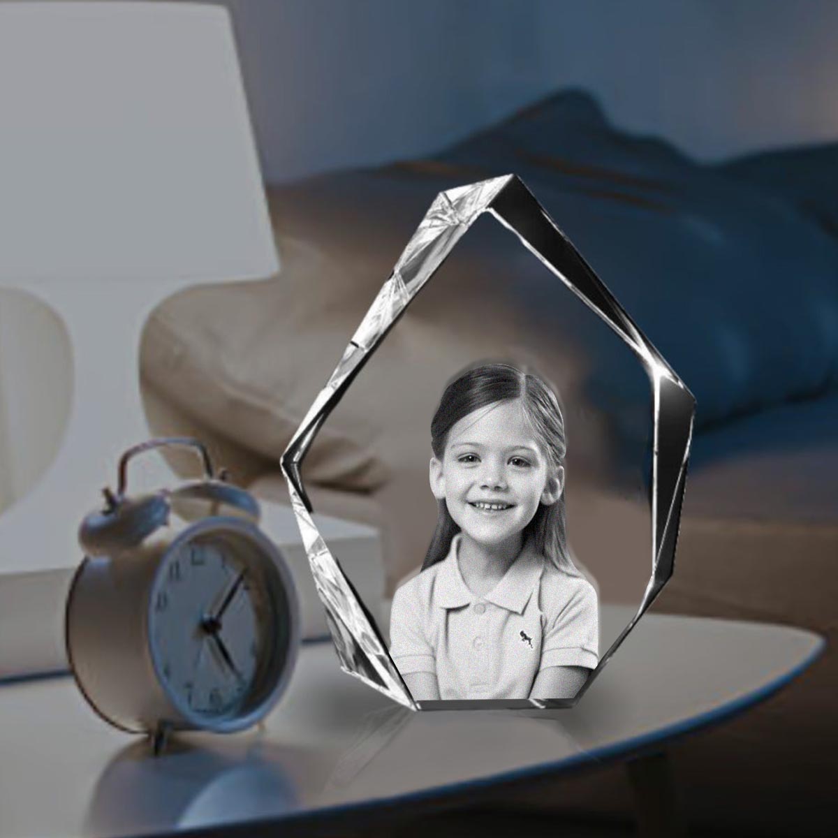 Individuelles Foto – Personalisierte Kinder-Lasergravur auf 3D-Kristalllampe in Eisbergform