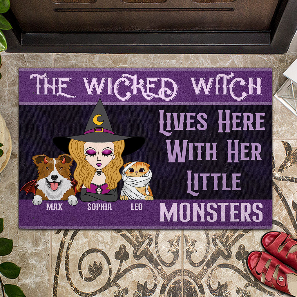 The Wicked Witch Lives Here Witrh Her Little Monsters - Personalized Dog Doormat