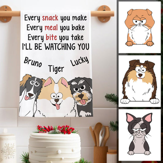 Bei jedem Snack, den du zubereitest, werde ich dich beobachten – Geschenk für Hunde- und Katzenliebhaber – personalisiertes Handtuch