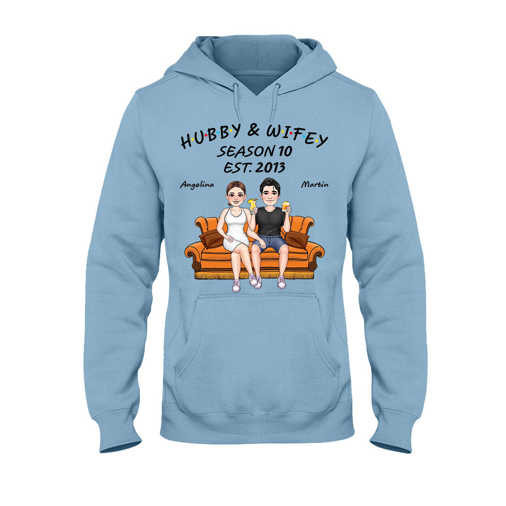 Ehemann und Ehefrau – Personalisiertes T-Shirt und Hoodie für Ehepaare