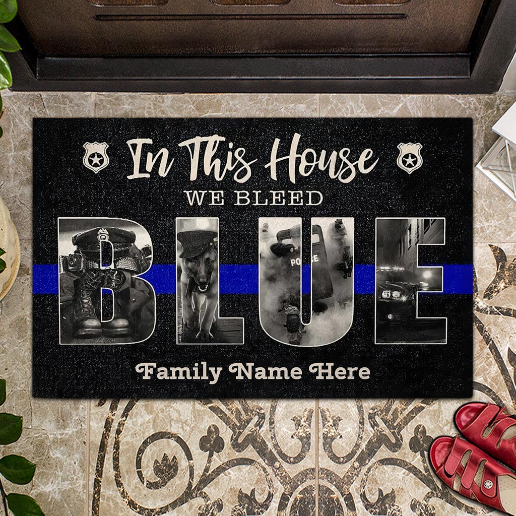 In diesem Haus bluten wir Blau – Personalisierte Fußmatte mit Polizeimotiv