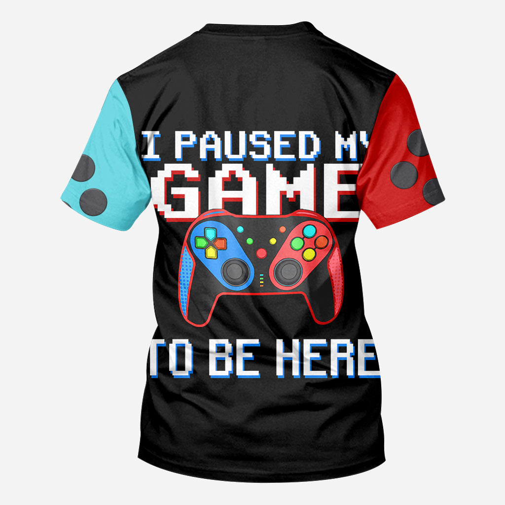 Ich habe mein Spiel pausiert, um hier zu sein – Personalisiertes Videospiel-Shirt