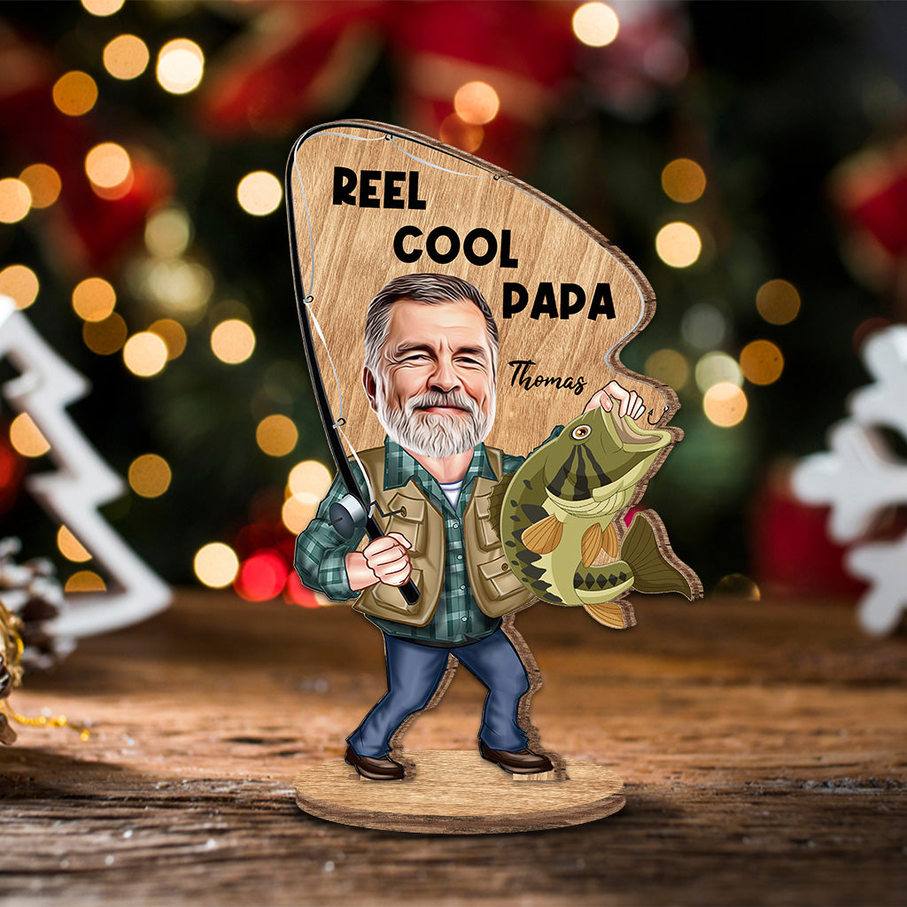 Reel Cool – Angelgeschenk für Papa, ihn, Ehemann, Opa – Personalisierte, freistehende Holzplakette