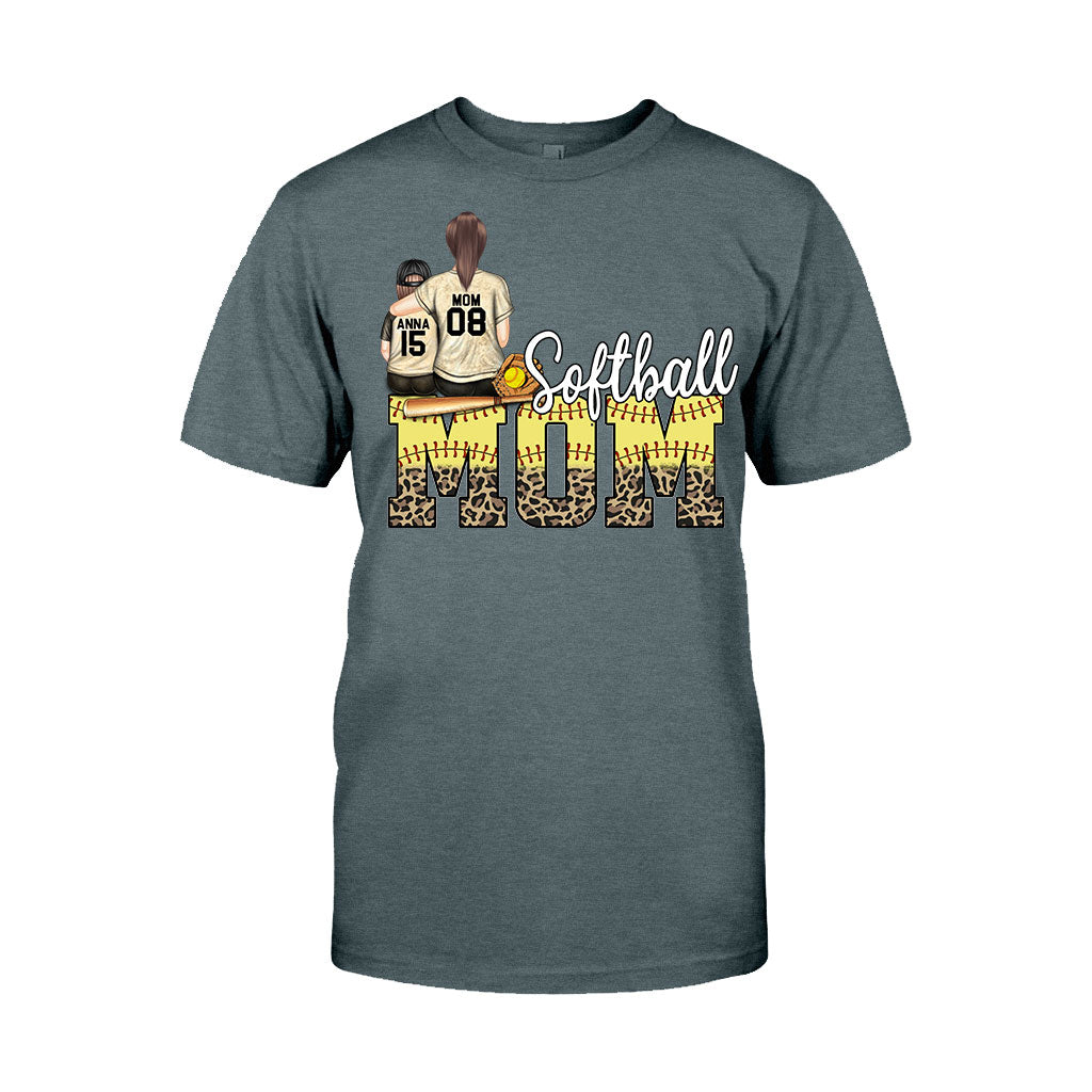 Softball-Mama – Softball-Geschenk für Mama – Personalisiertes T-Shirt und Hoodie