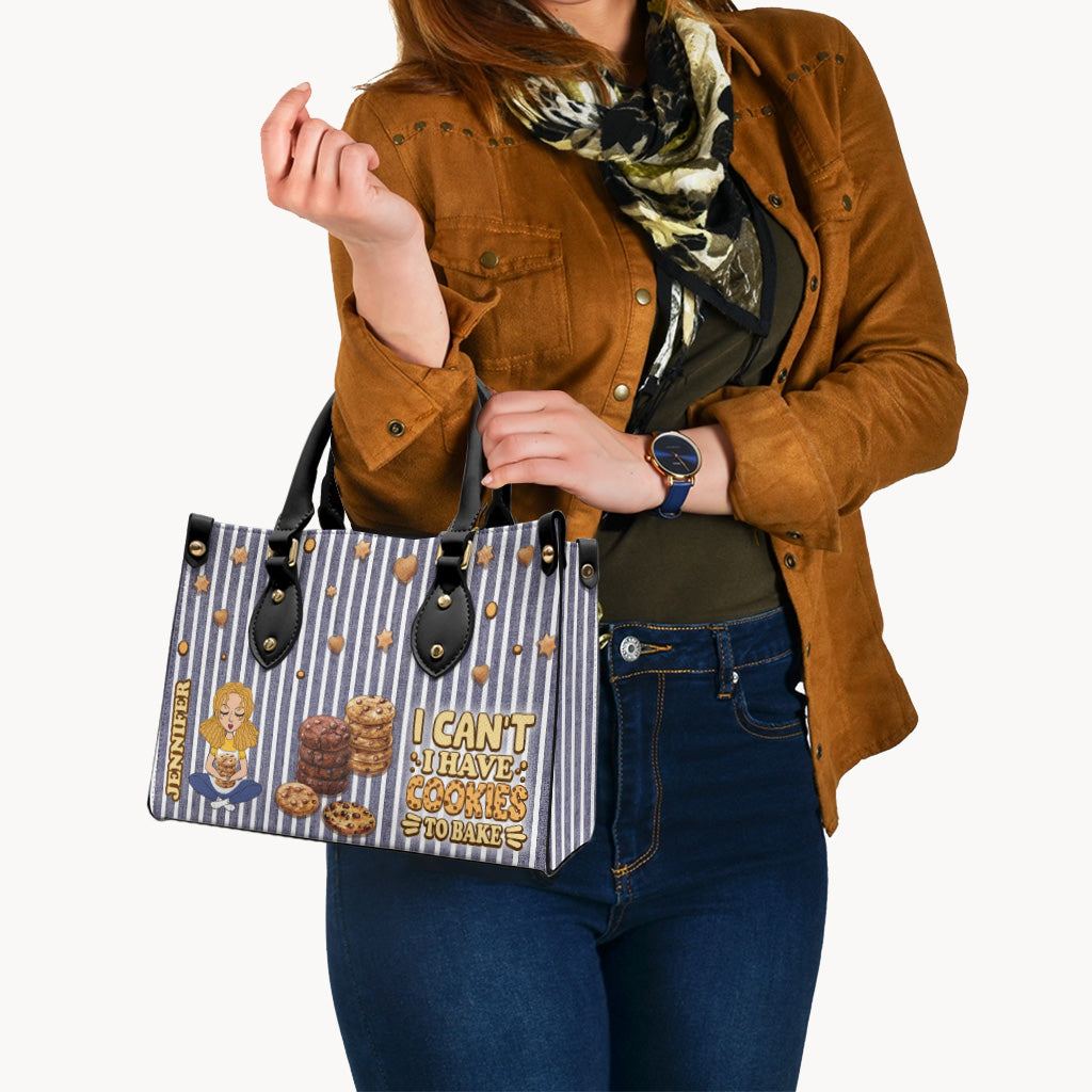 Ich kann nicht, ich muss Kekse backen – personalisierte Backhandtasche aus Leder