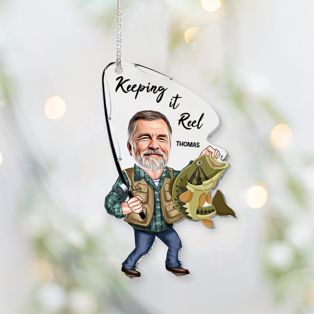 Foto eingefügt: Lustiges Angeln, das die Rolle hält – Personalisierter transparenter Angel-Anhänger