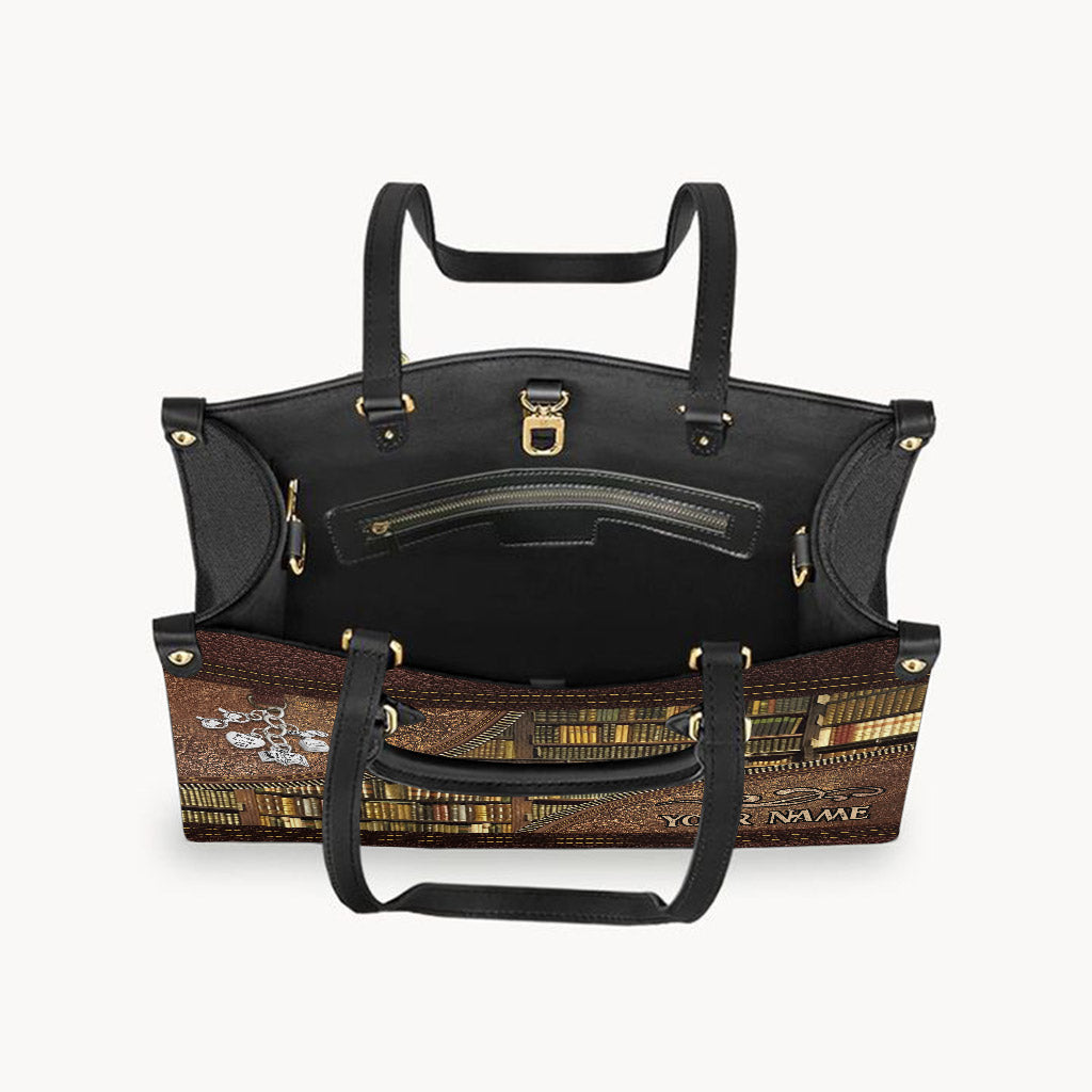 Bibliothek – Personalisierte Lederhandtasche im Bibliothekarinnen-Stil