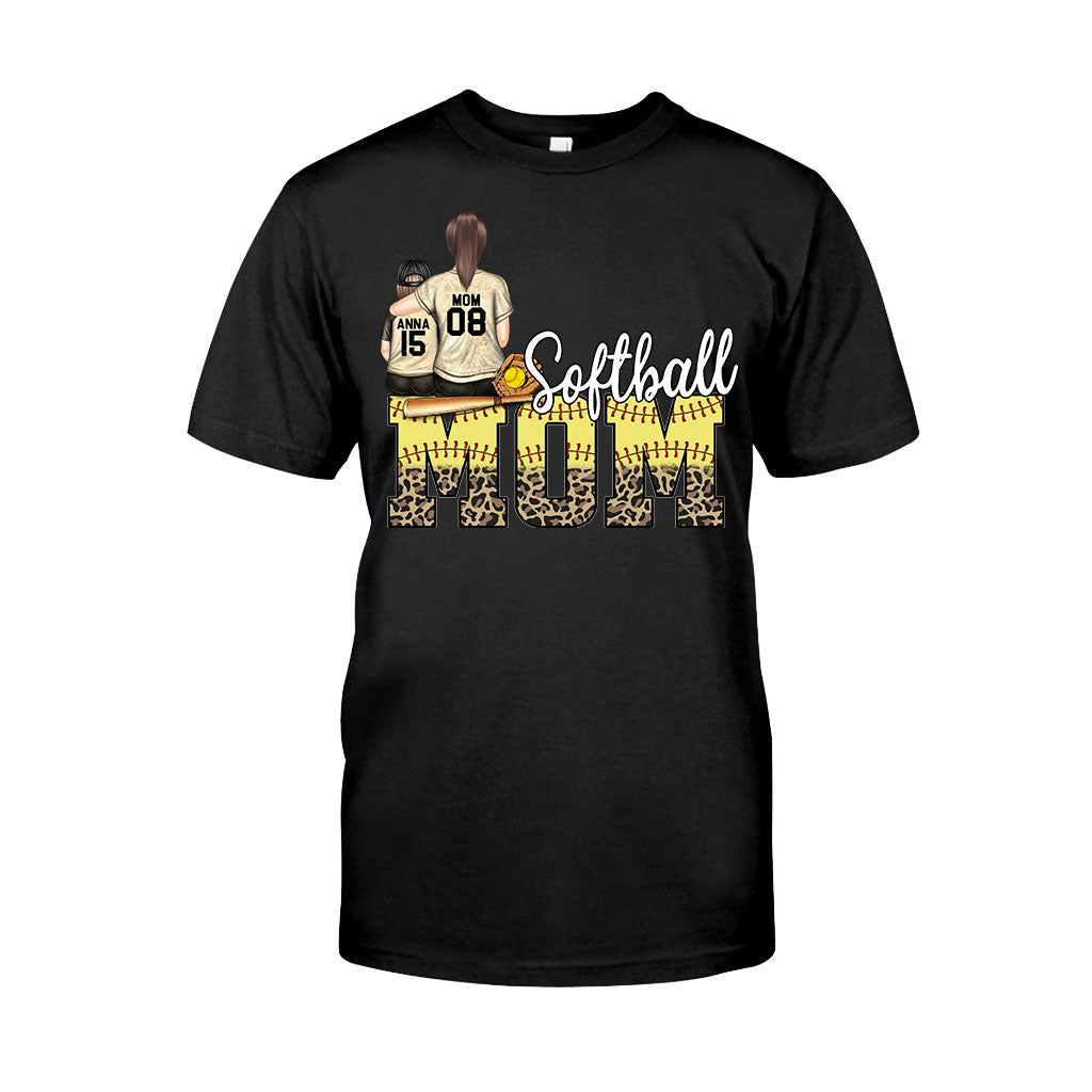 Softball-Mama – Softball-Geschenk für Mama – Personalisiertes T-Shirt und Hoodie