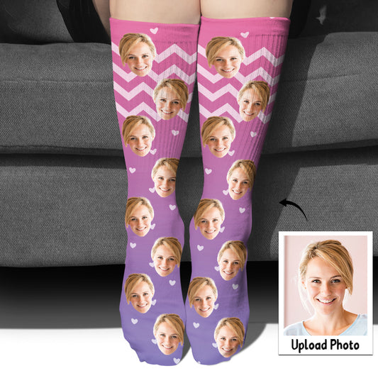 Individuelles lila Gesichtsmuster – personalisierte Socken für Stiefmütter