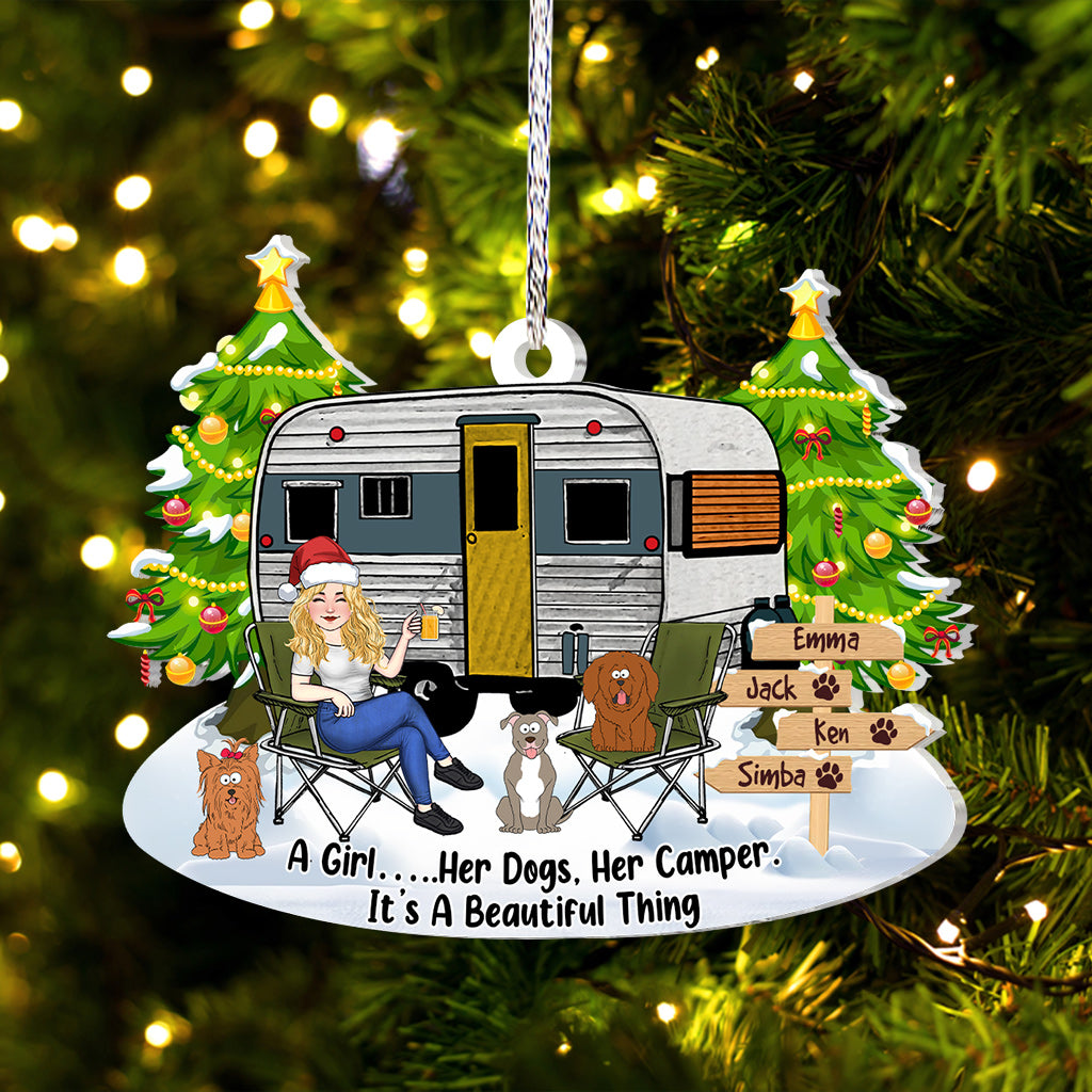 Ein Mädchen und ihr Hund – Campinggeschenk für Hundeliebhaber – Personalisierter Weihnachtsschmuck