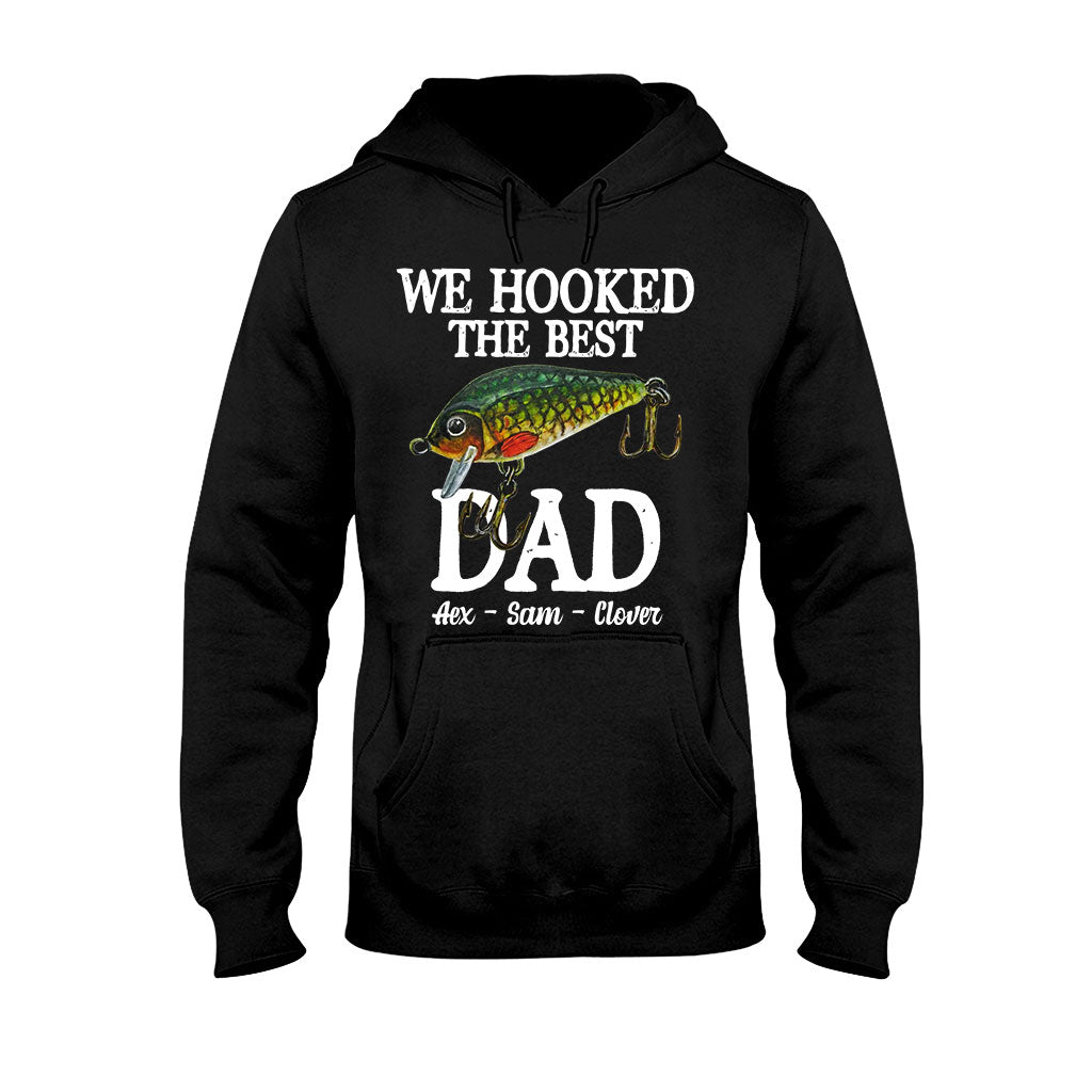 Wir haben den besten Papa an Land gezogen – personalisiertes Angel-T-Shirt & Hoodie