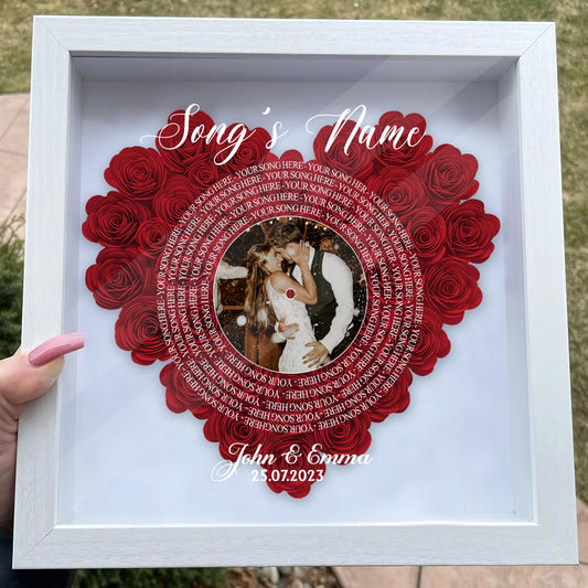 Lied für den Eröffnungstanz – Personalisierte Blumen-Schattenbox für Ehepaare