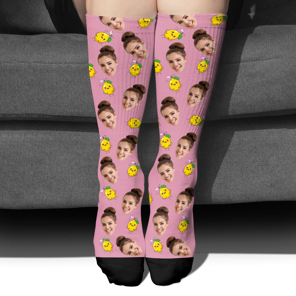 Lustiges Symbolmuster – Personalisierte Socken für die Tante