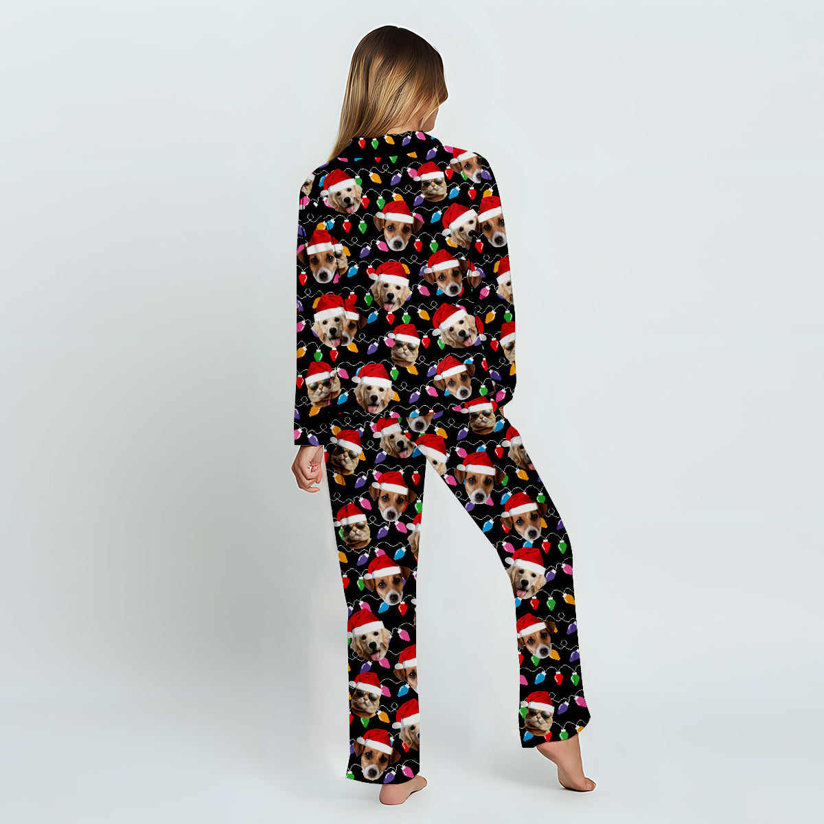 Beliebiges Foto hochladen Bunte Weihnachtsbeleuchtung - Personalisierter Hunde-Pyjama mit Knöpfen