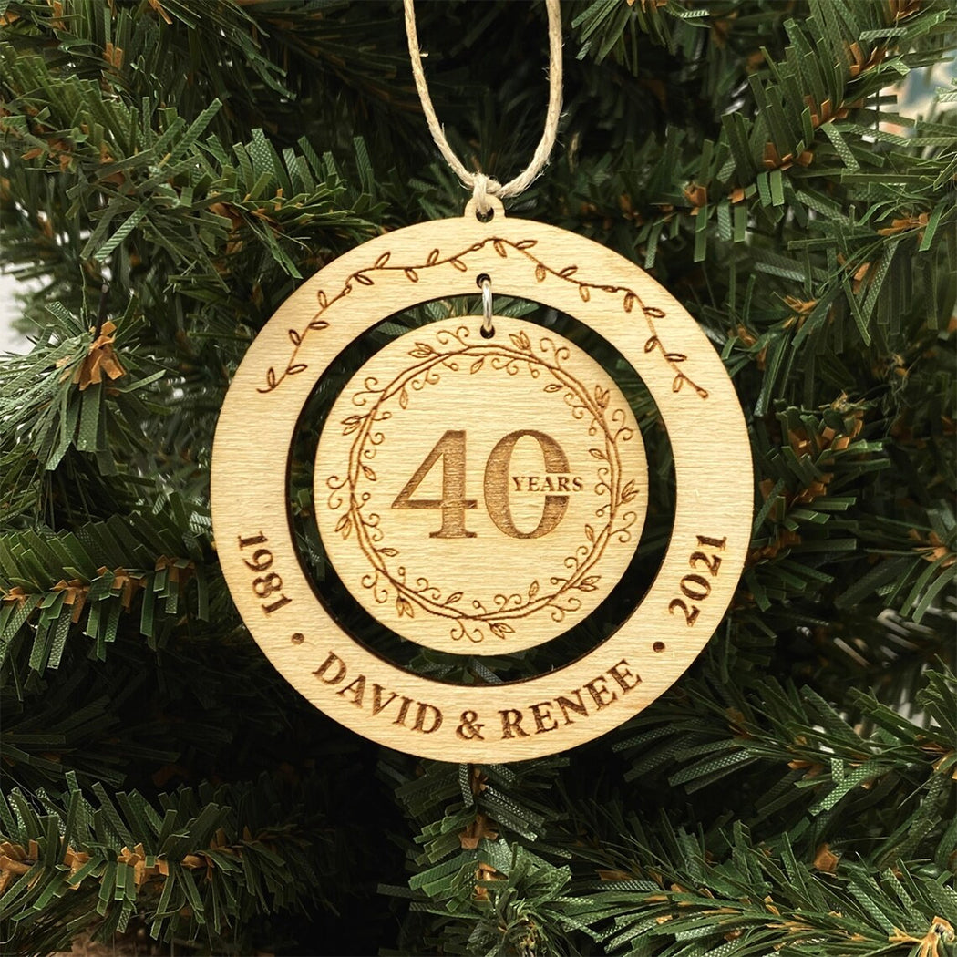 Alles Gute zum Jahrestag – Geschenk für Freundin, Freund – Personalisierter 2-teiliger Holzschmuck