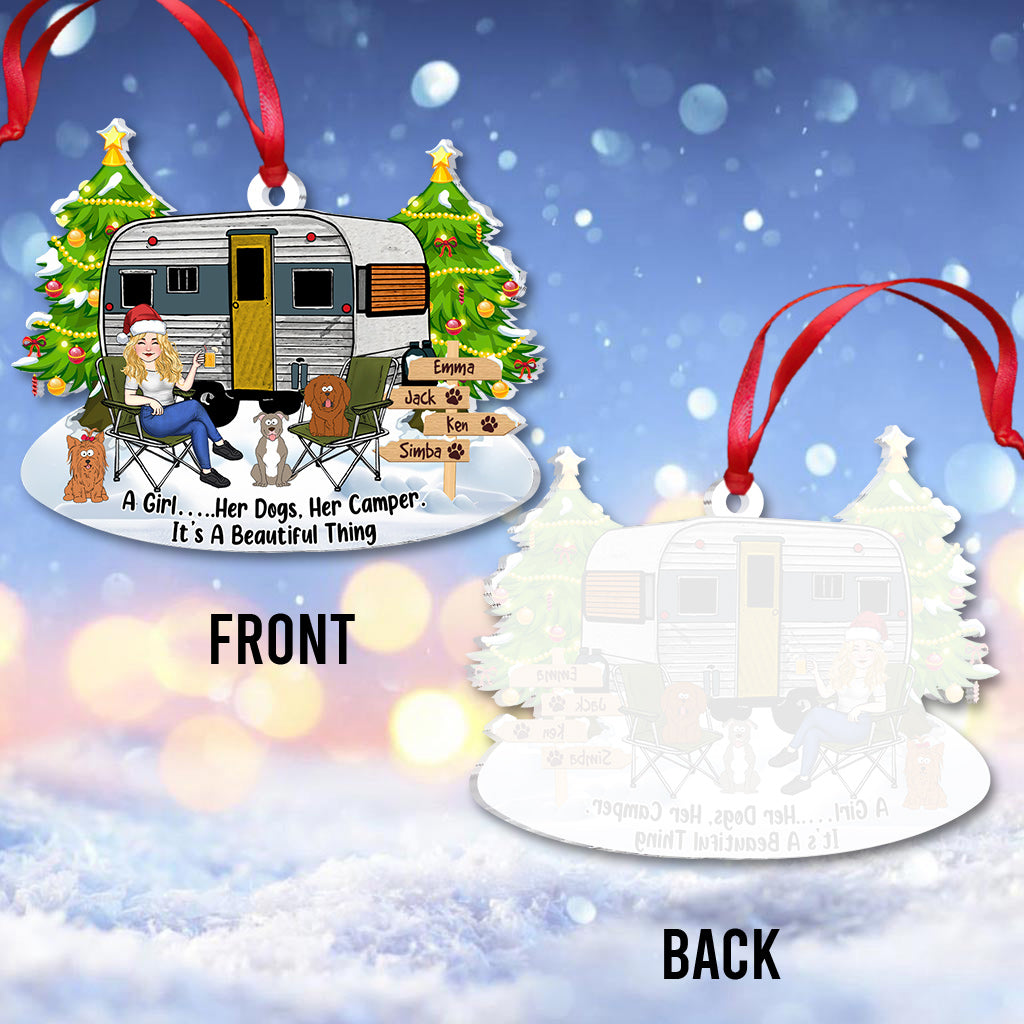 Ein Mädchen und ihr Hund – Campinggeschenk für Hundeliebhaber – Personalisierter Weihnachtsschmuck