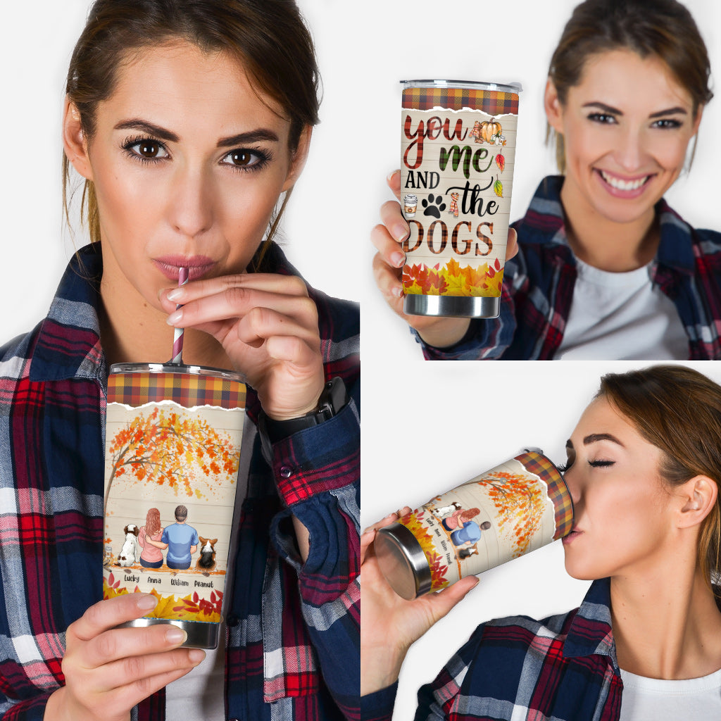 Du und ich und die Hunde – personalisierter Paar-Trinkbecher