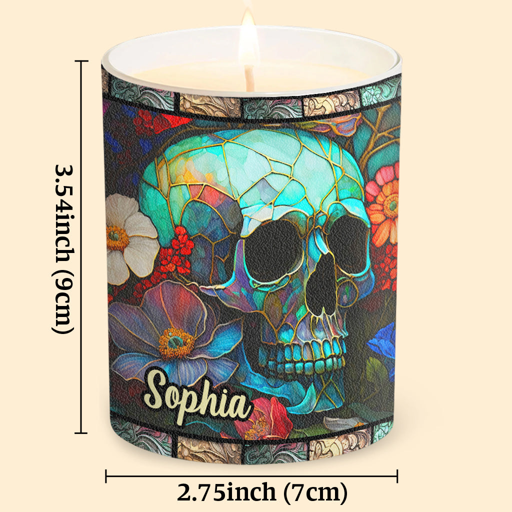 Blumenschädel – Personalisierte Totenkopfkerze mit Holzdeckel