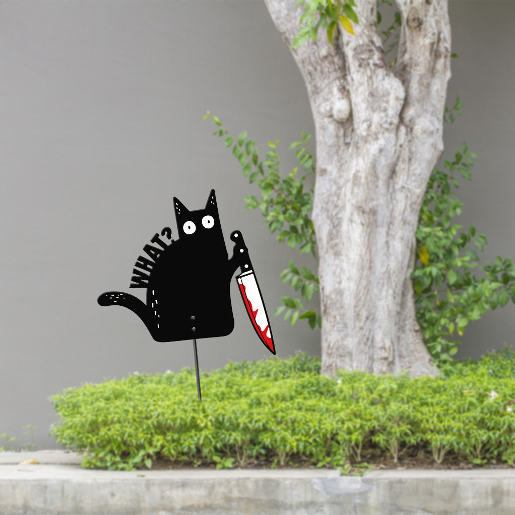 Was? – Gartenkunst aus Metall mit schwarzer Katze