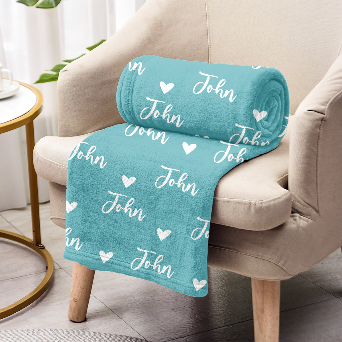 Personalisierte Kinderdecke mit individuellem Namensherzmuster