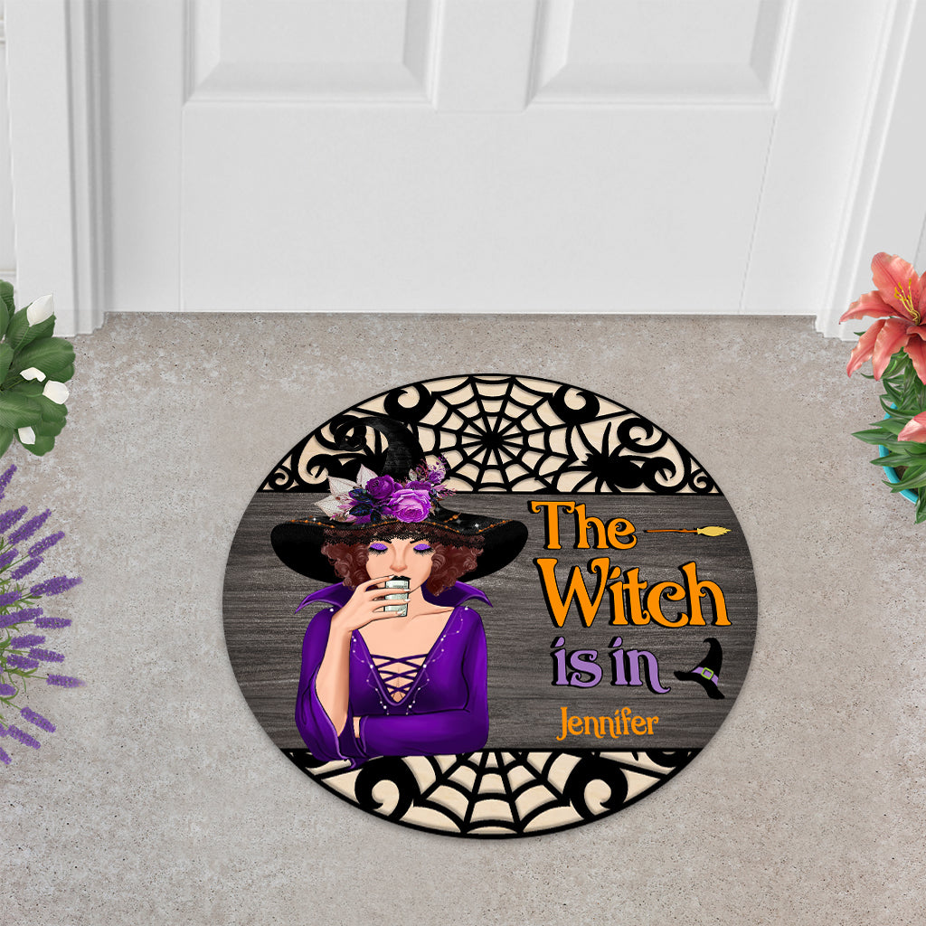 Die Hexe ist da – Personalisierte Fußmatte in Hexenform