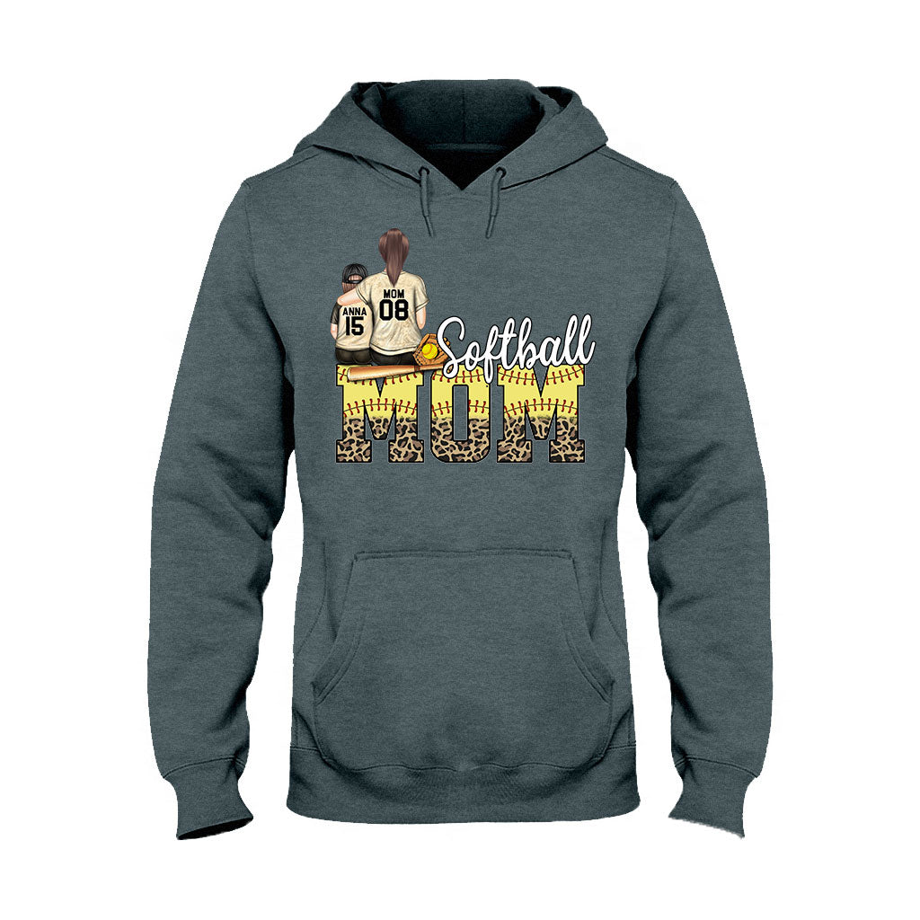 Softball-Mama – Softball-Geschenk für Mama – Personalisiertes T-Shirt und Hoodie