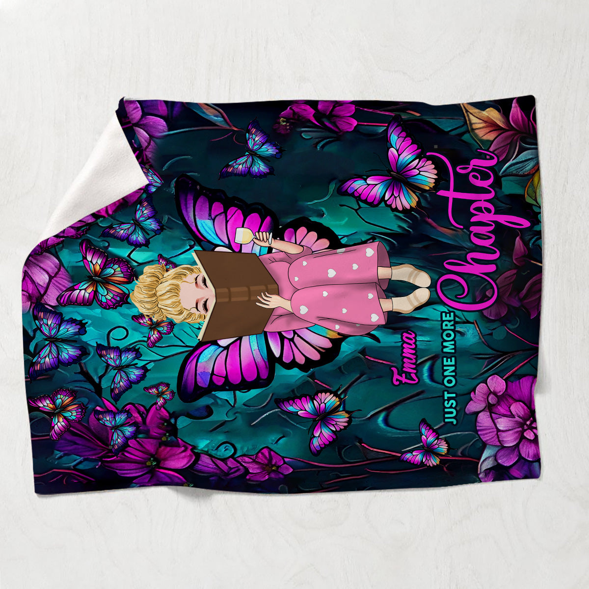 Buchmädchen mit Schmetterlingen und Blumen – personalisierte Buchdecke