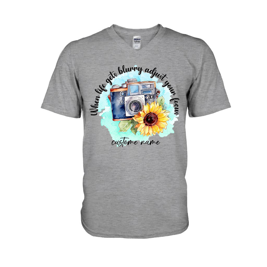 Wenn das Leben verschwommen wird, richte deinen Fokus neu aus – personalisiertes Fotografie-T-Shirt und Hoodie