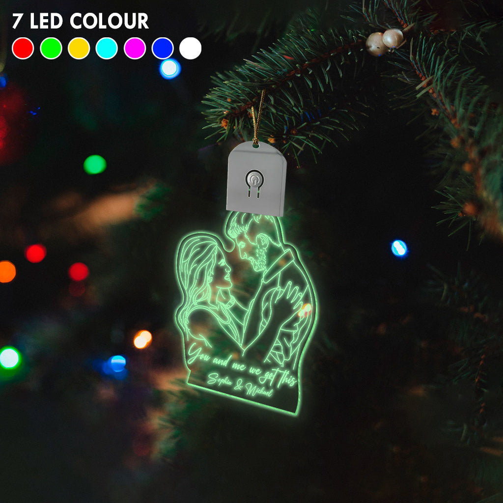 Strichzeichnung eines Paares – Personalisierte LED-Acryl-Anhänger für Paare