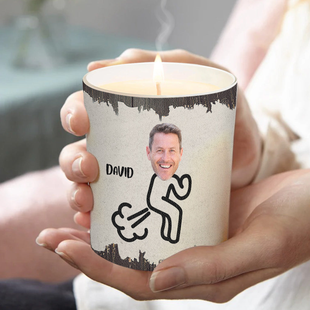 Furzlöscher – Geschenk für Papa, Oma, Opa, Mama, Onkel, Tante, Sohn, Tochter, Bruder, Schwester, Enkelin, Enkel, Ehemann, Ehefrau, Freund, Freundin, Freund – Personalisierte Kerze mit Holzdeckel