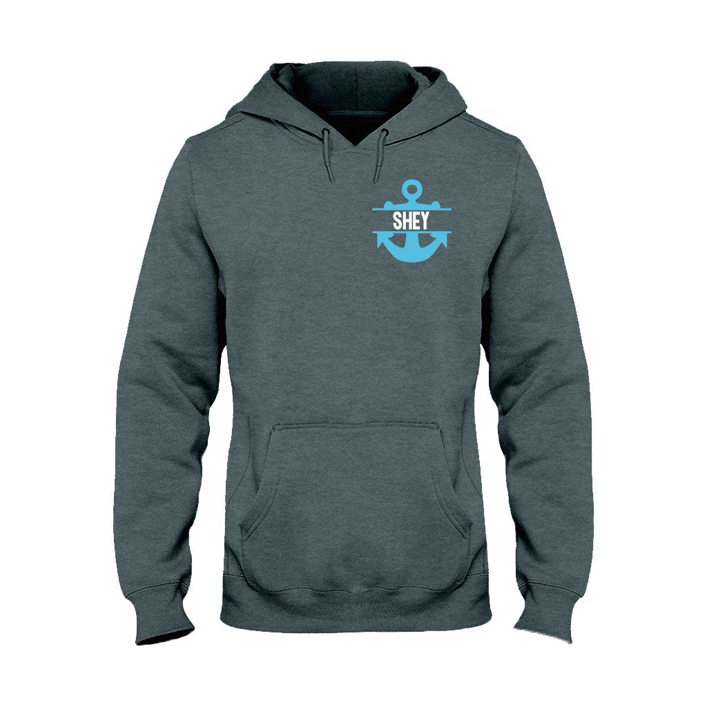 Ich liebe es, wenn wir zusammen auf Kreuzfahrt gehen – personalisiertes Kreuzfahrt-T-Shirt und Hoodie