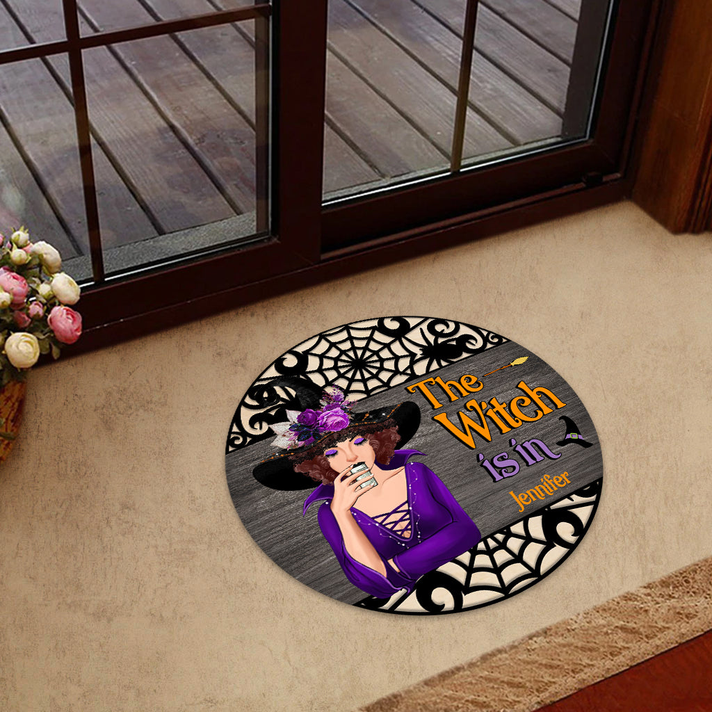 Die Hexe ist da – Personalisierte Fußmatte in Hexenform