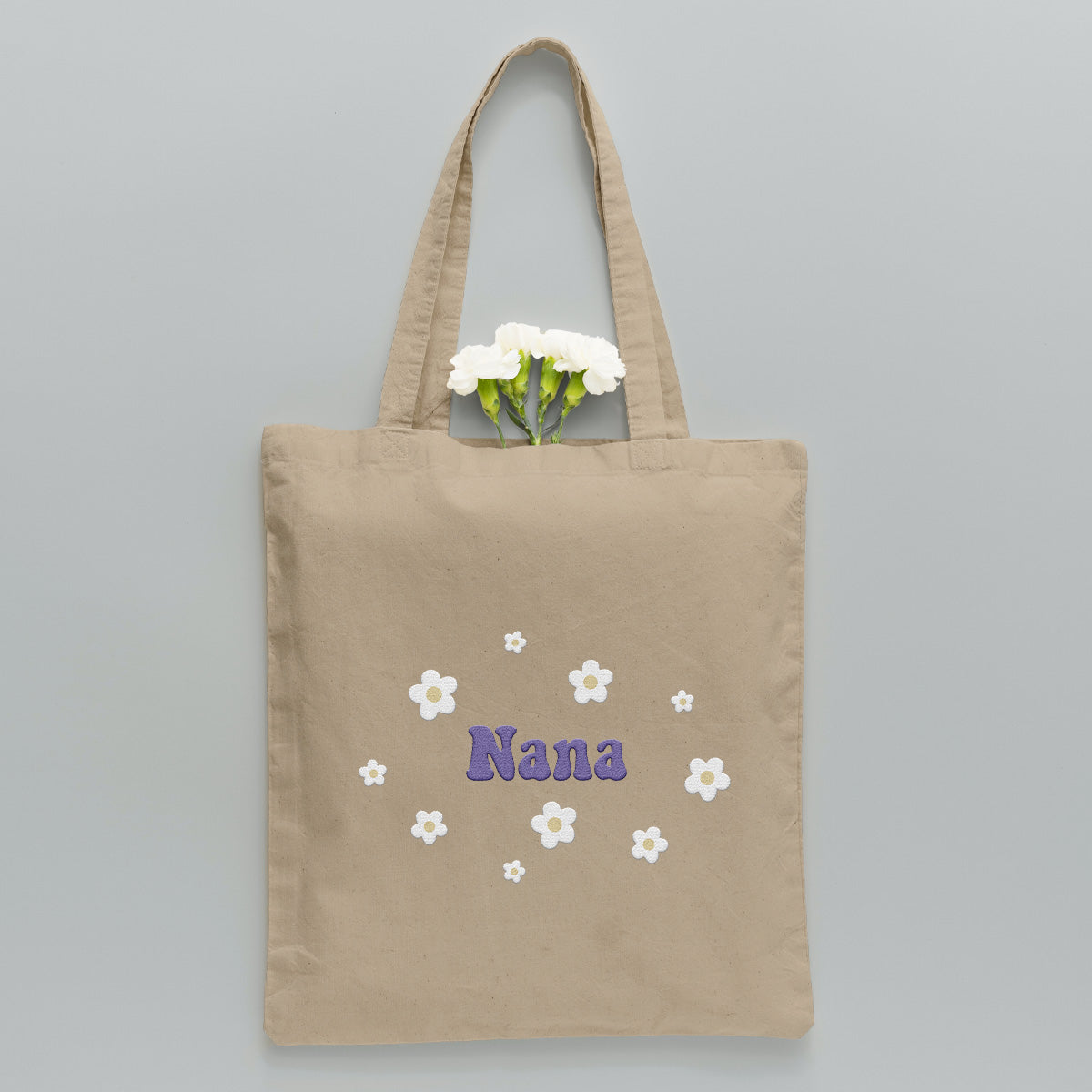 Personalisierte Tragetasche mit Namensaufdruck und Blume – bestickt für Oma