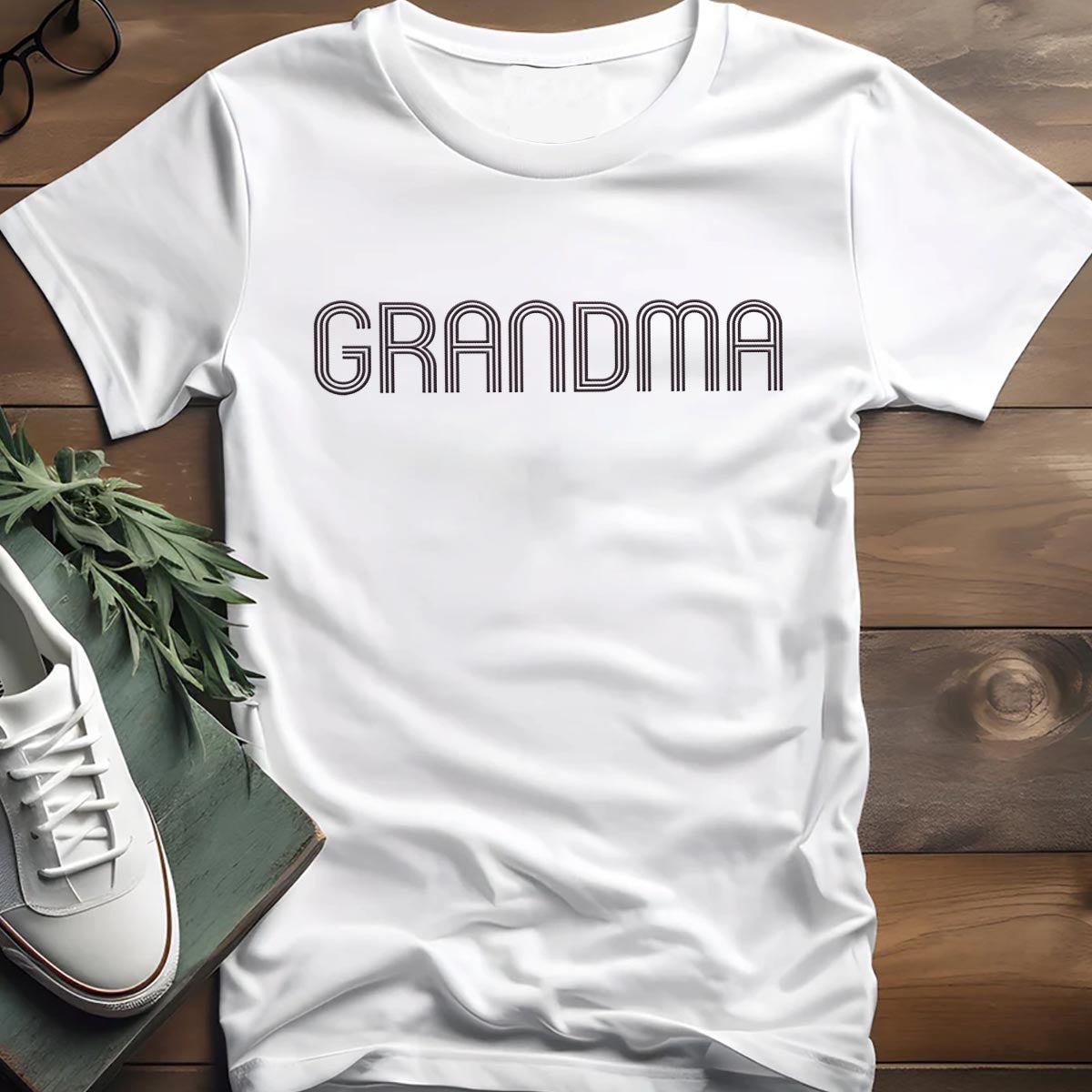 Personalisiertes T-Shirt mit Namensstickerei für Oma