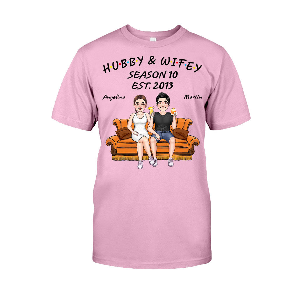 Ehemann und Ehefrau – Personalisiertes T-Shirt und Hoodie für Ehepaare