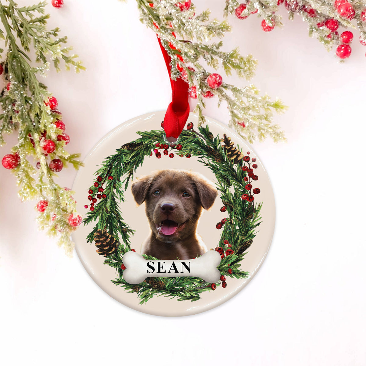 Hübsches Hunde-/Katzengesicht – personalisierter Keramikkreis mit Hundemotiv