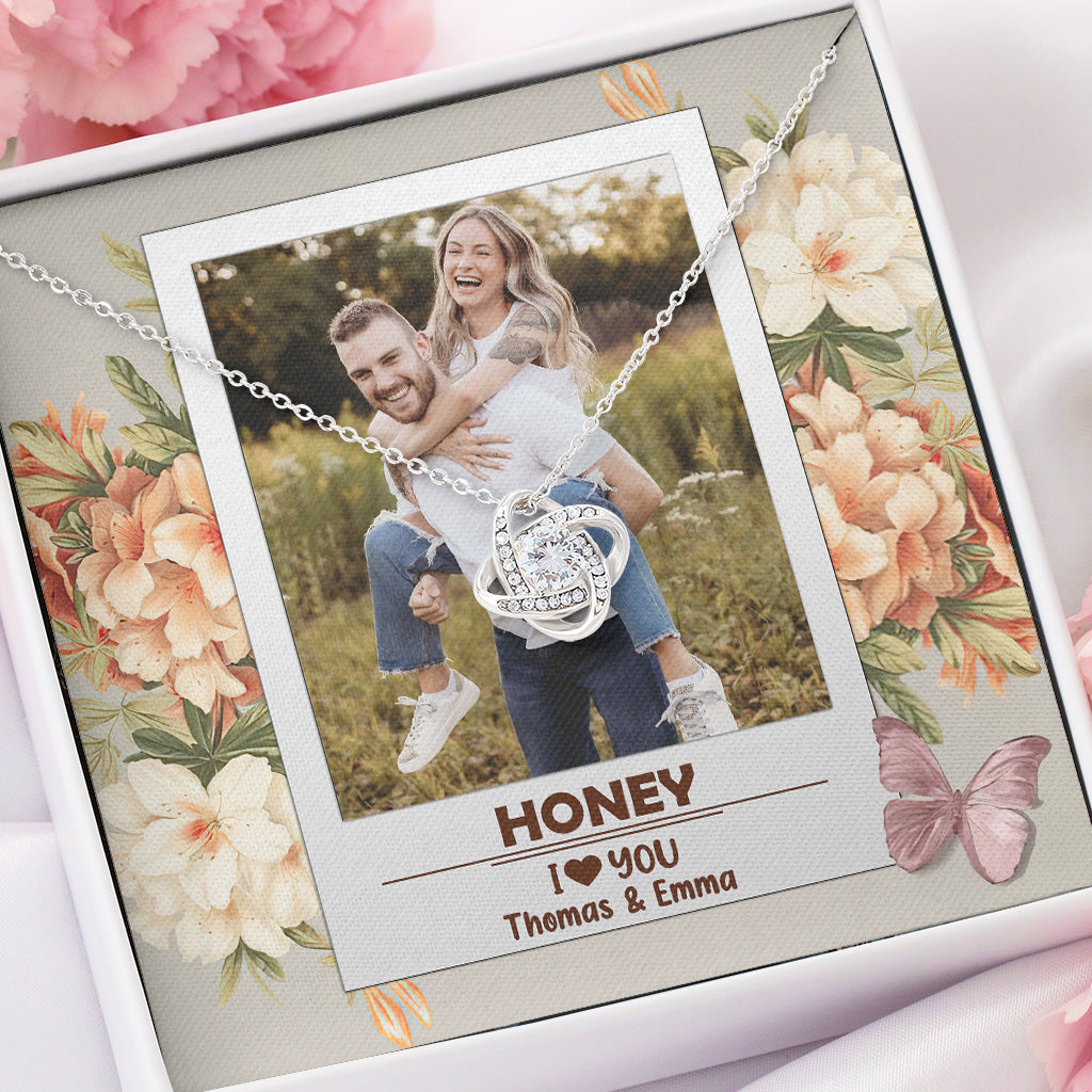 Grandma I Love You - Gift for grandma, mom, aunt, sister, wife, girlfriend - Personalized Necklace