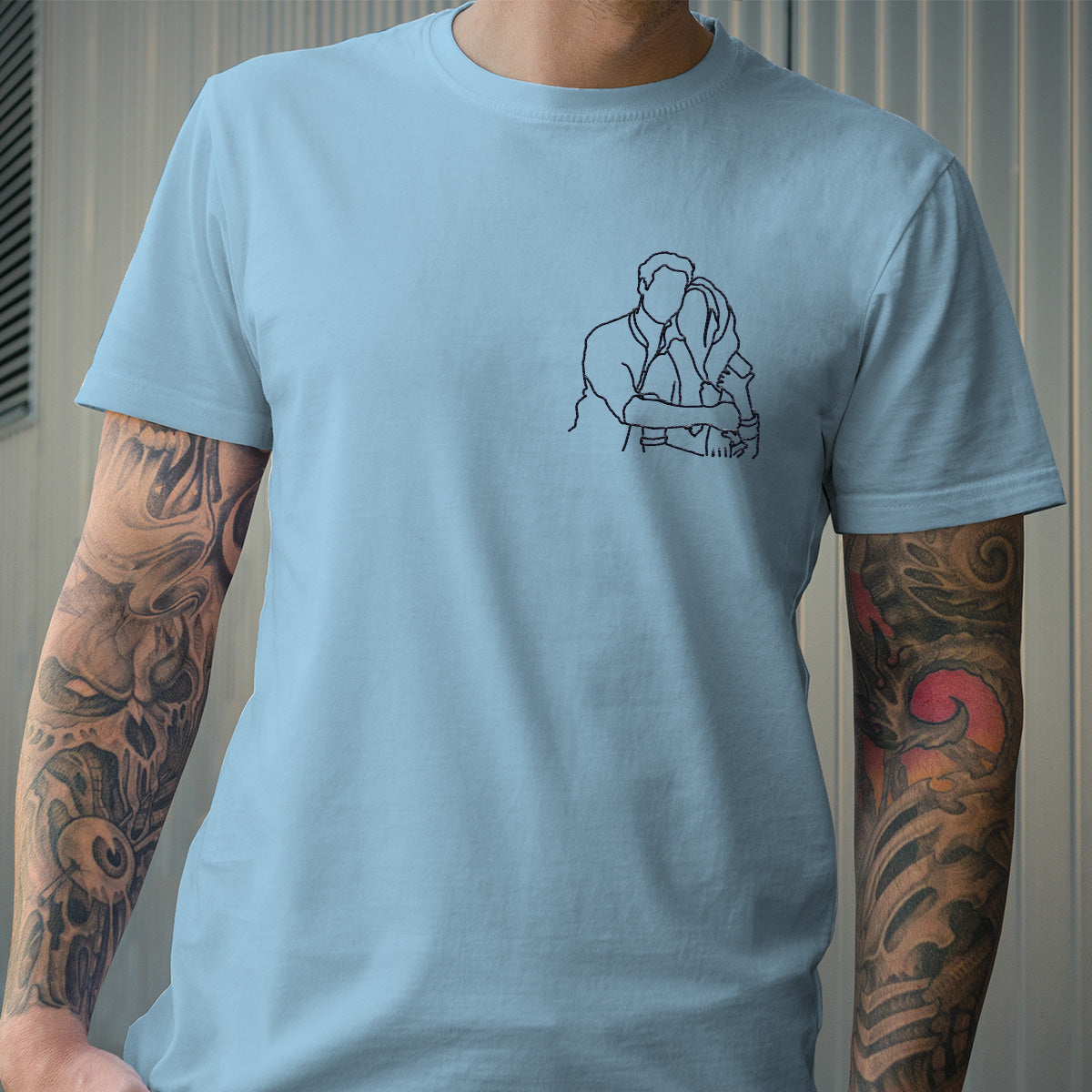Individuelle Linienzeichnung – Personalisiertes, besticktes T-Shirt für Paare