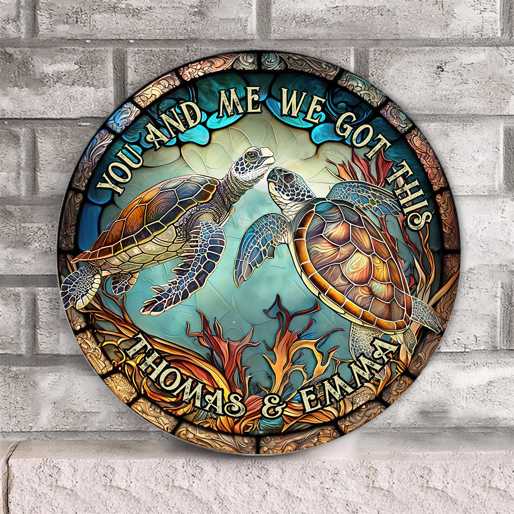 Schildkrötenpaar aus Buntglas – Schildkrötengeschenk für Ehemann, Ehefrau, Freund, Freundin – Personalisiertes rundes Holzschild