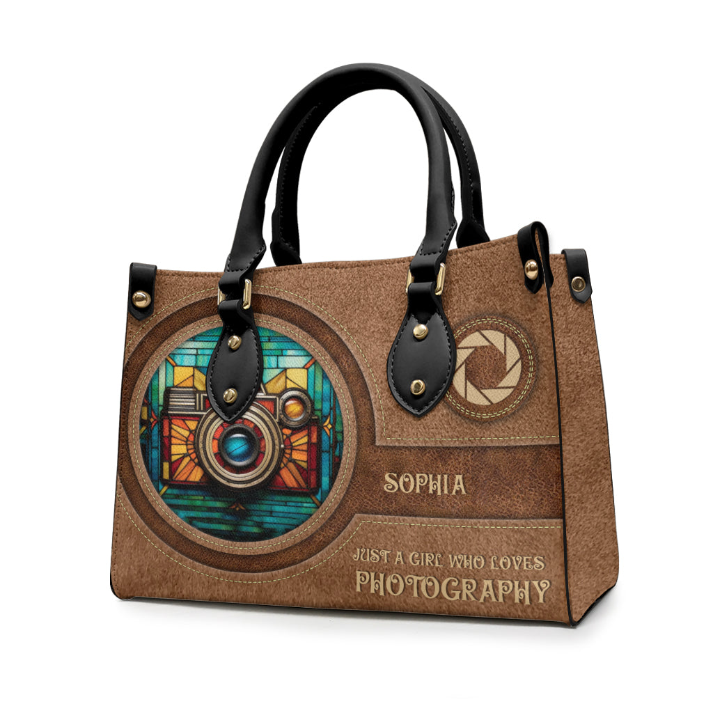 Einfach ein Mädchen, das die Fotografie liebt – personalisierte Lederhandtasche für Fotografen