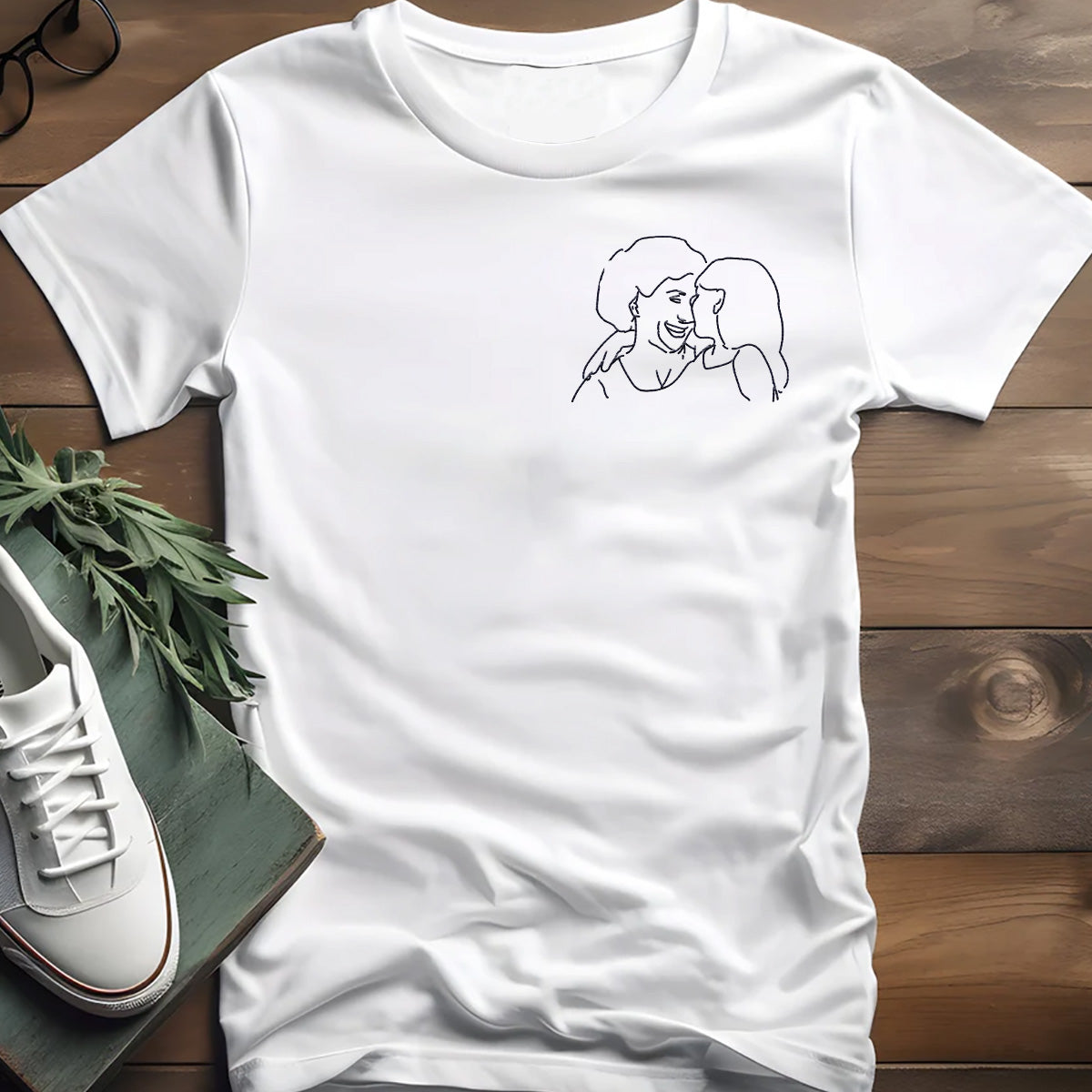 Individuelle Linienzeichnung – Personalisiertes, besticktes T-Shirt für Oma