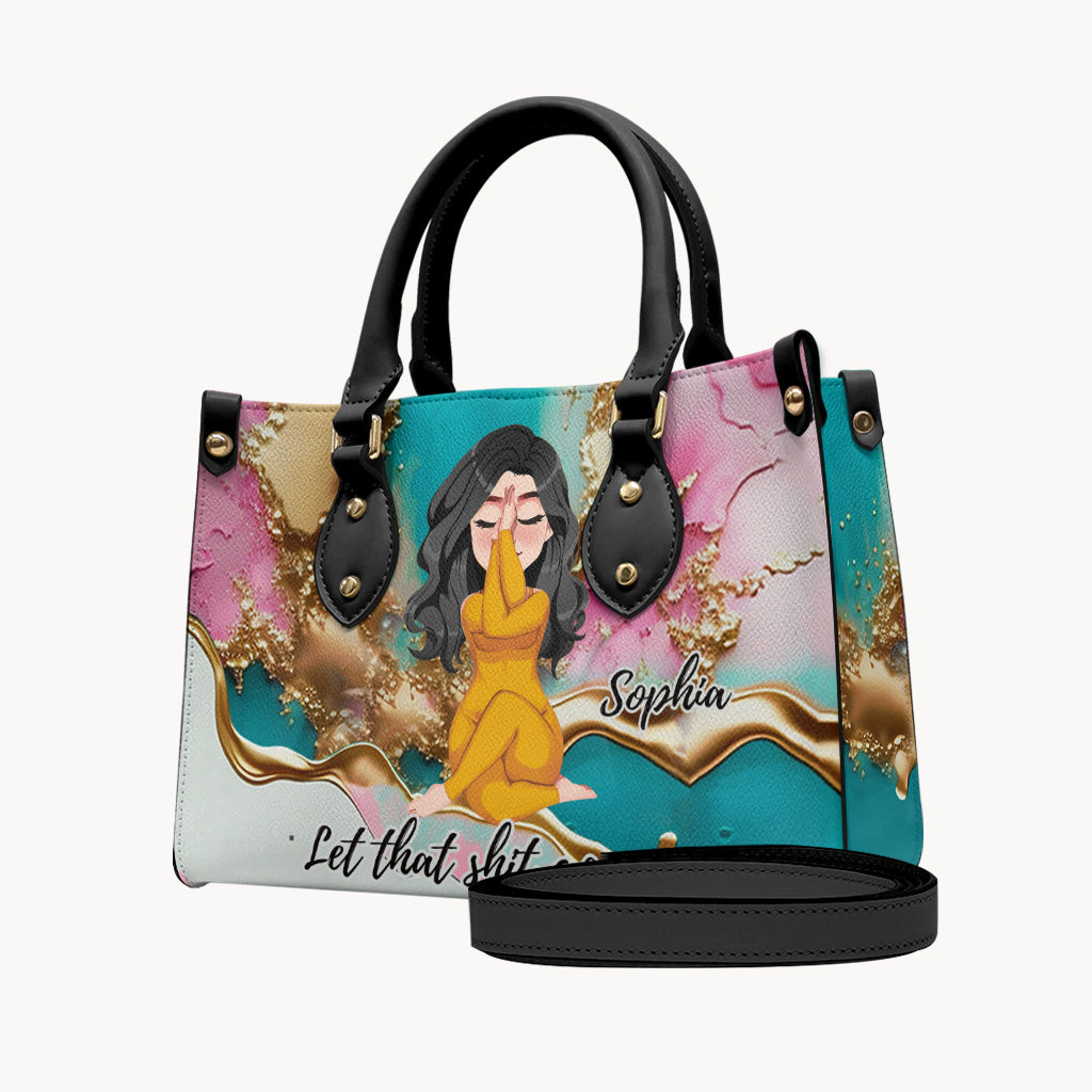 Lass den Scheiß los – personalisierte Yoga-Lederhandtasche