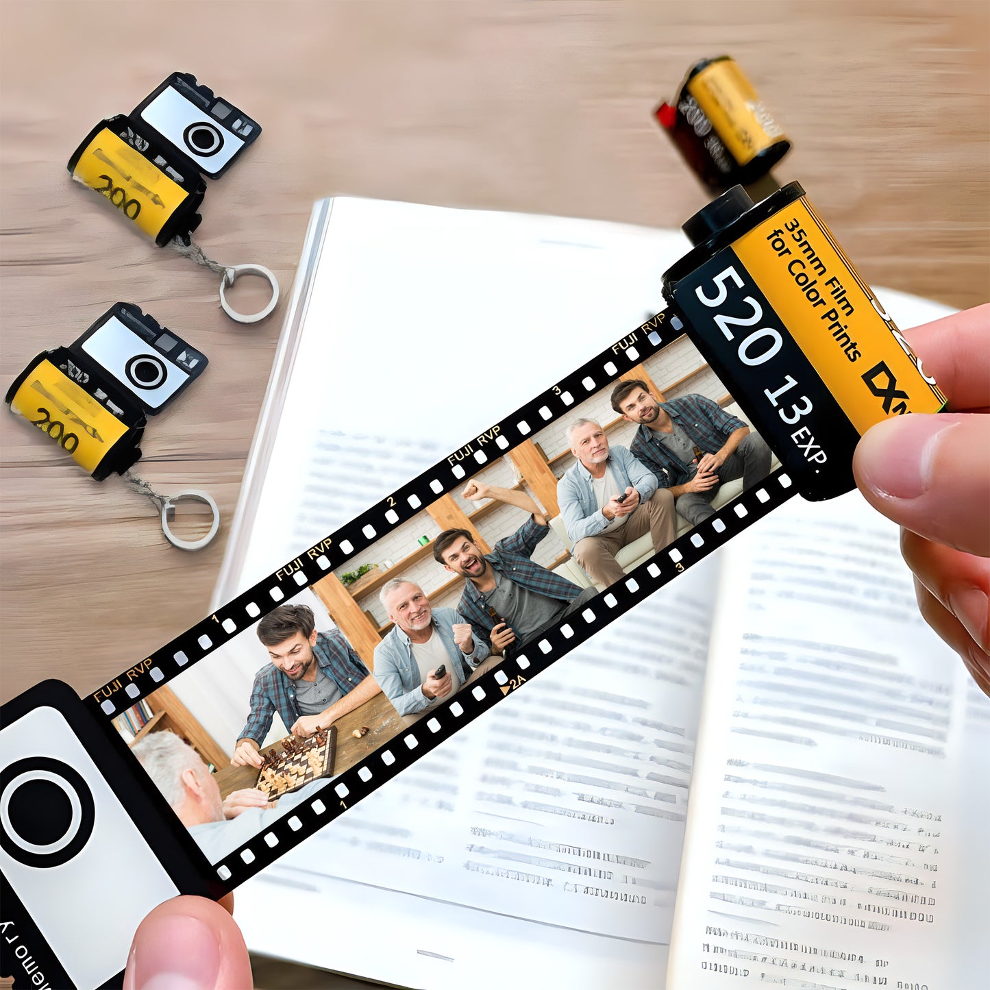 Personalisierter Filmrollen-Schlüsselanhänger – Geschenk für Stiefvater – Personalisierter Filmrollen-Schlüsselanhänger