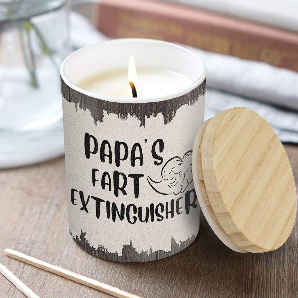 Furzlöscher – Geschenk für Papa, Oma, Opa, Mama, Onkel, Tante, Sohn, Tochter, Bruder, Schwester, Enkelin, Enkel, Ehemann, Ehefrau, Freund, Freundin, Freund – Personalisierte Kerze mit Holzdeckel