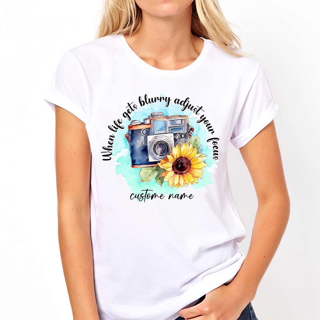 Wenn das Leben verschwommen wird, richte deinen Fokus neu aus – personalisiertes Fotografie-T-Shirt und Hoodie