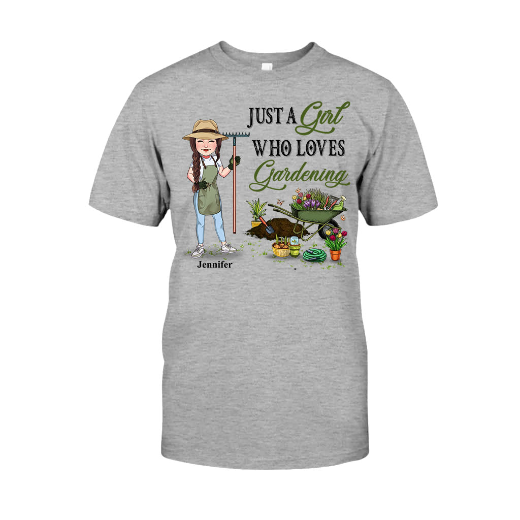 Einfach ein Mädchen, das Gartenarbeit liebt – personalisiertes Garten-T-Shirt & Hoodie