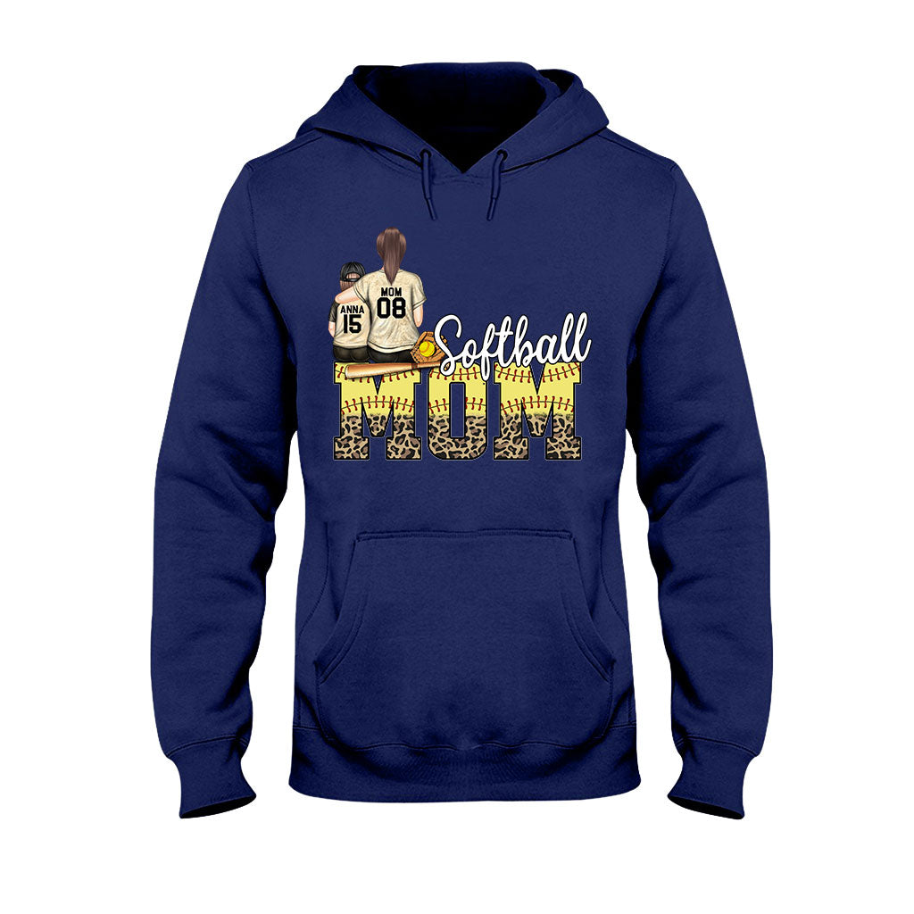 Softball-Mama – Softball-Geschenk für Mama – Personalisiertes T-Shirt und Hoodie