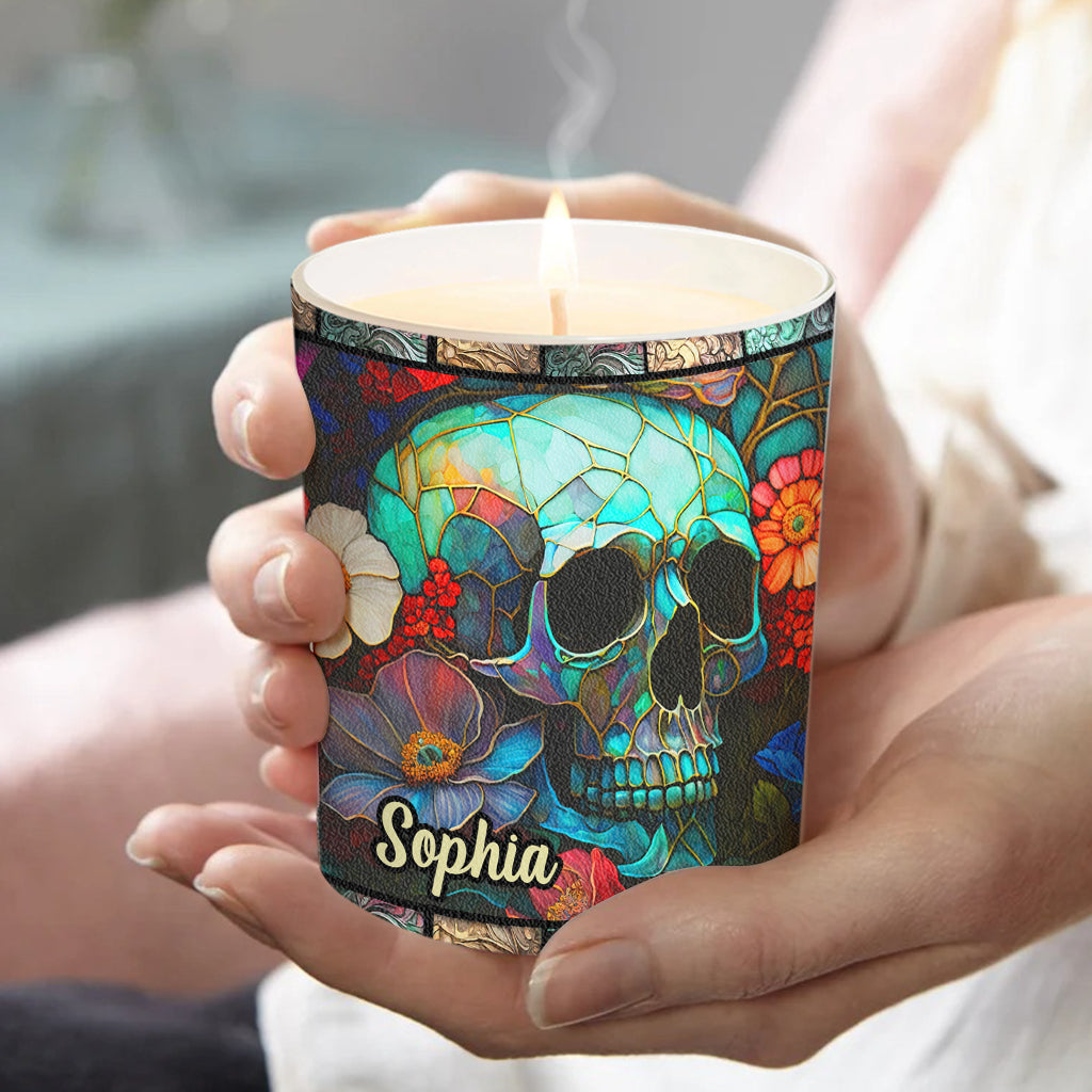 Blumenschädel – Personalisierte Totenkopfkerze mit Holzdeckel