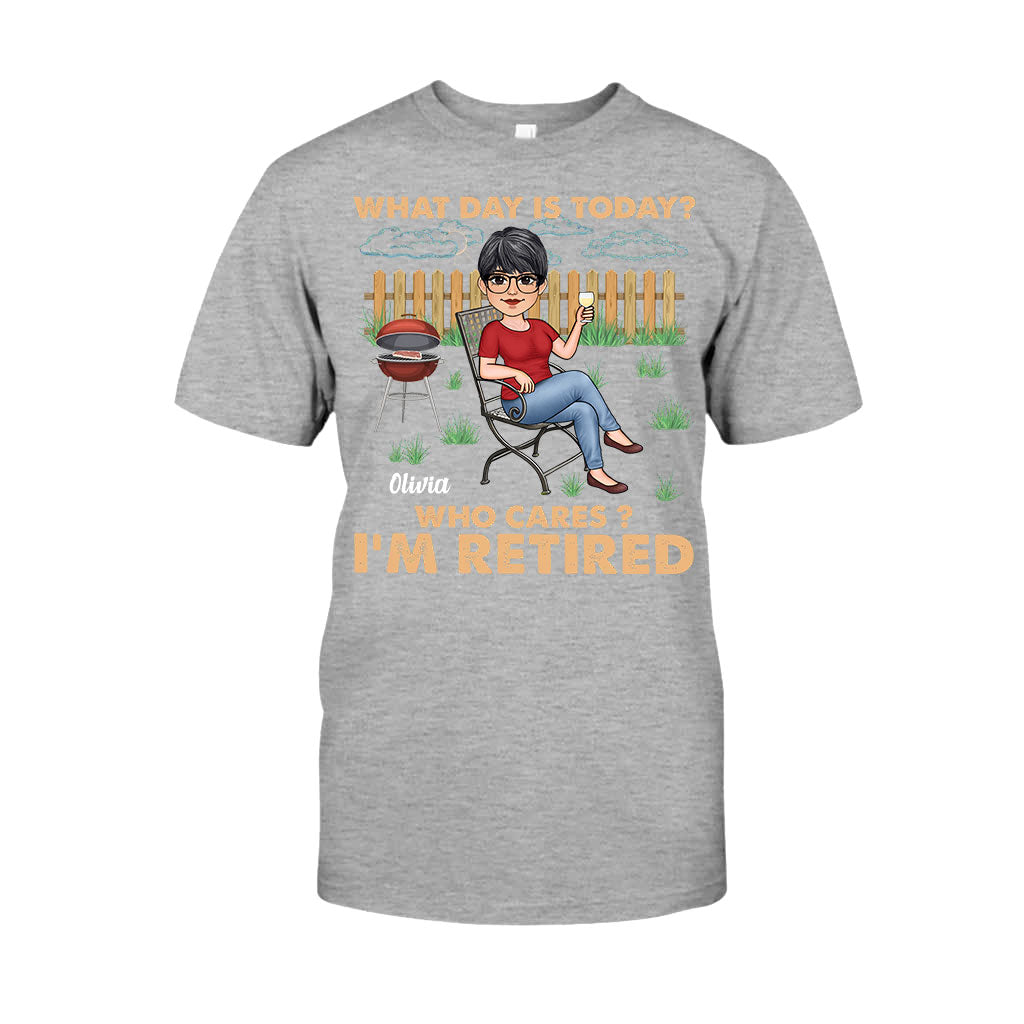 Welcher Tag ist heute? Wen interessiert's? - Personalisiertes T-Shirt und Hoodie für Rentner