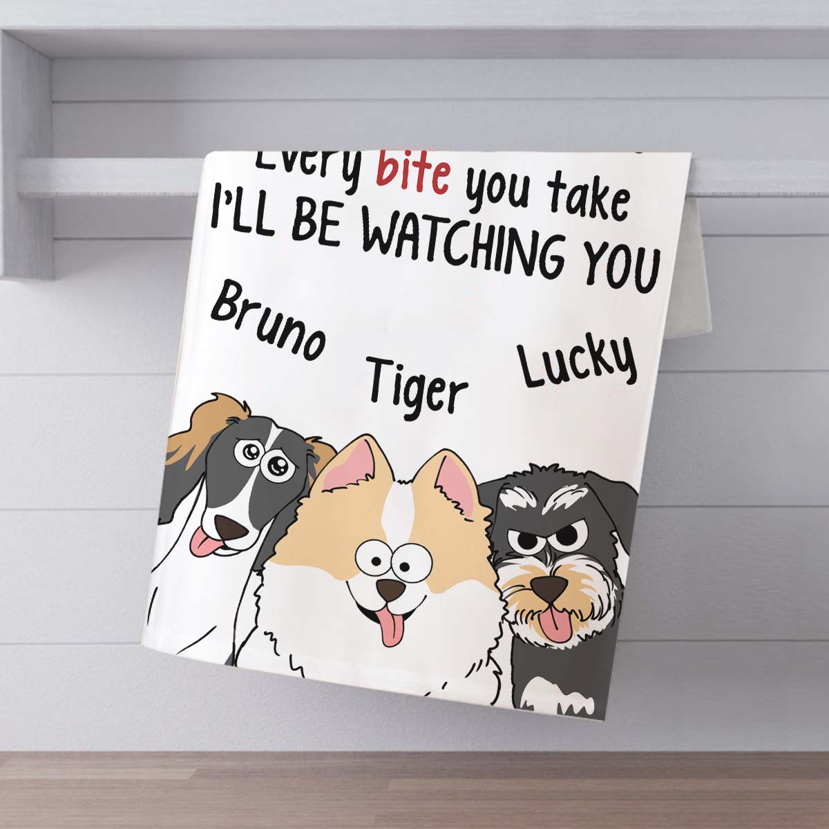Bei jedem Snack, den du zubereitest, werde ich dich beobachten – Geschenk für Hunde- und Katzenliebhaber – personalisiertes Handtuch
